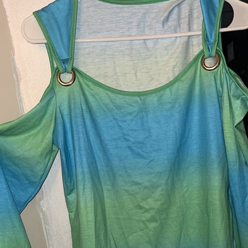 Cold shoulder top